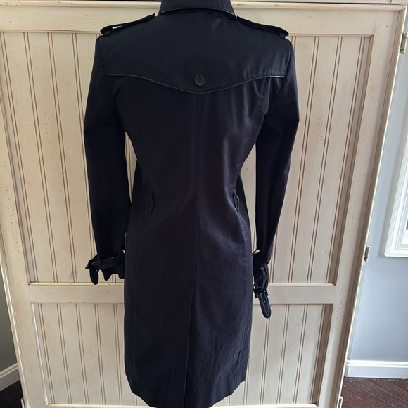 Burberry Women's Midnight Double-Breasted Trench Coat - Picture 6 of 16